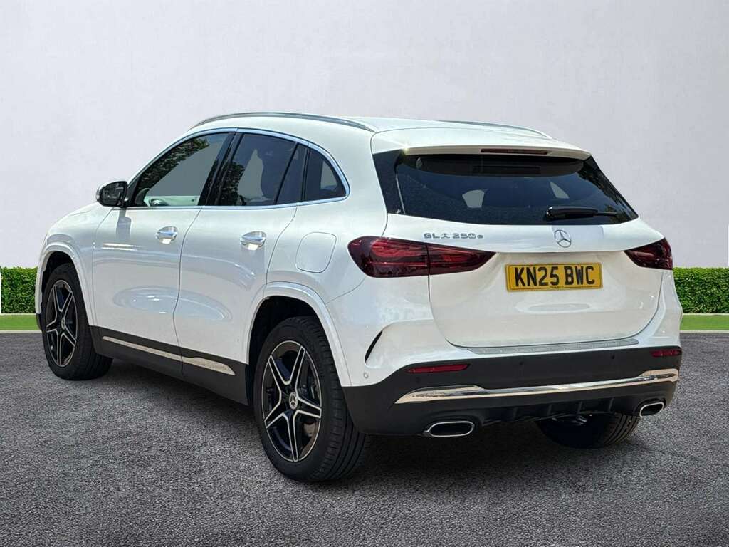 Mercedes-Benz GLA Class Gla 250E Amg Line Executive KN25BWC White #2