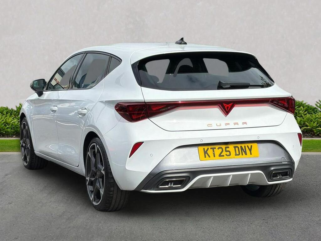 Cupra Leon Leon 1.5 Etsi 150 V2 Dsg Hatchback KT25DNY White #2