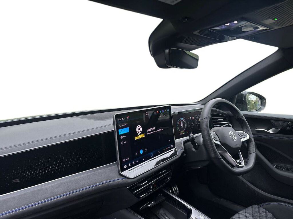 Volkswagen Passat 1.5 Tsi Ehybrid 19.7Kwh R-line Estate P Green #6