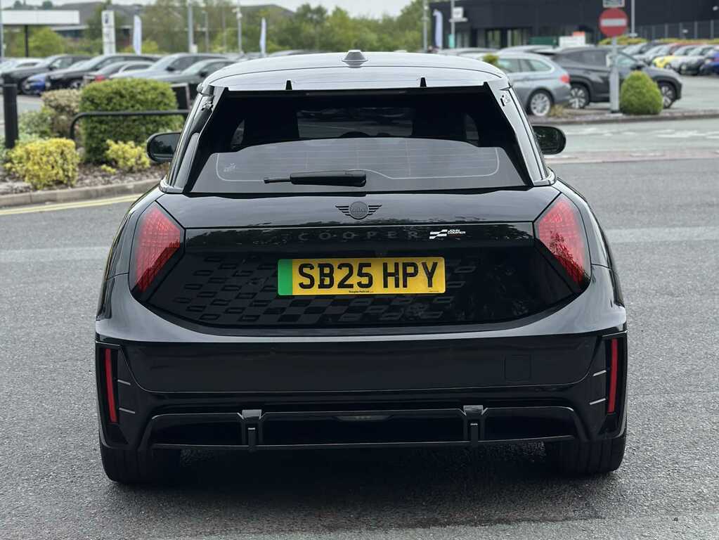 Mini Hatch 190Kw John Cooper Works 54Kwh SB25HPY Black #6