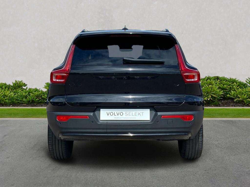 Volvo XC40 2.0 B4p Plus Black Edition VN25ULG Black #4