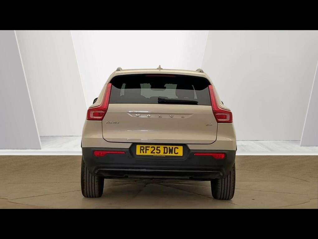 Volvo XC40 2.0 B4p Plus Dark RF25DWC Gold #5