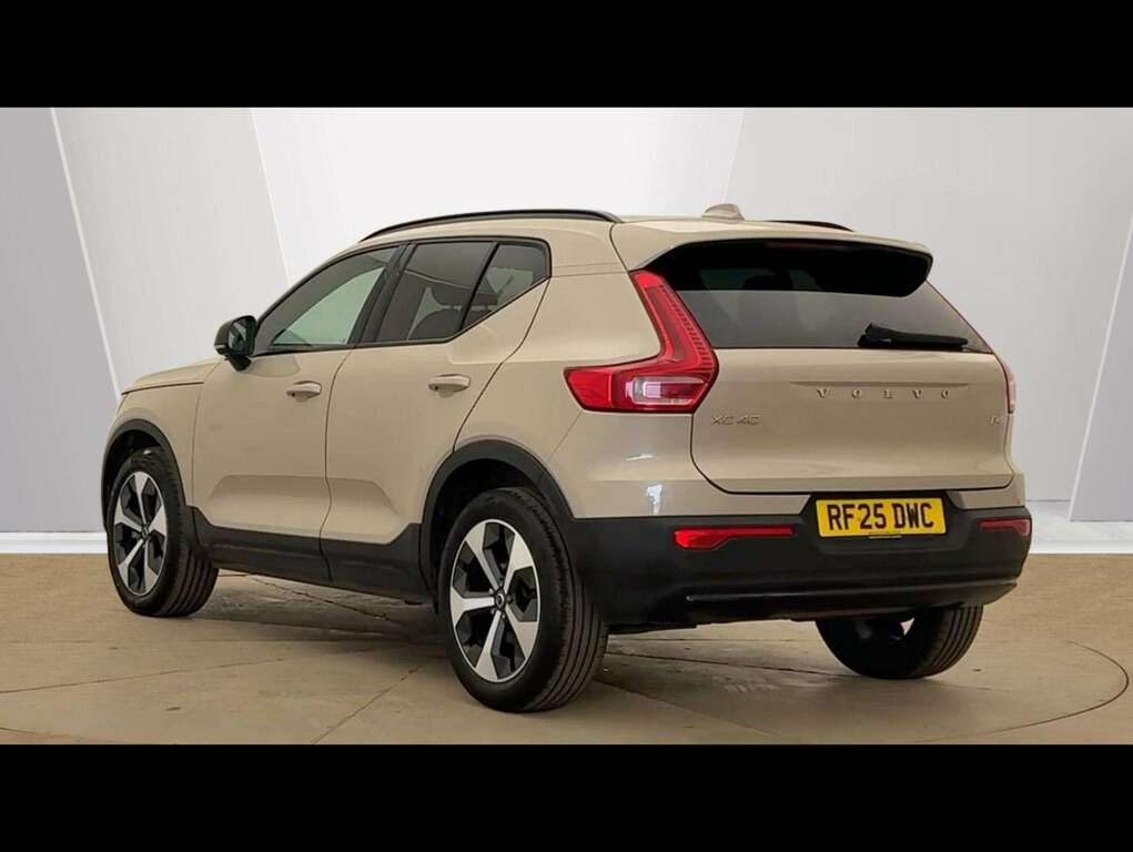 Volvo XC40 2.0 B4p Plus Dark RF25DWC Gold #6