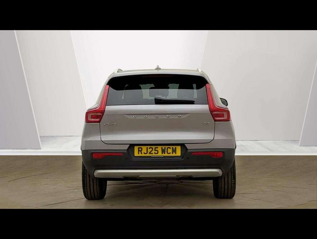Volvo XC40 2.0 B3p Core RJ25WCM Silver #4