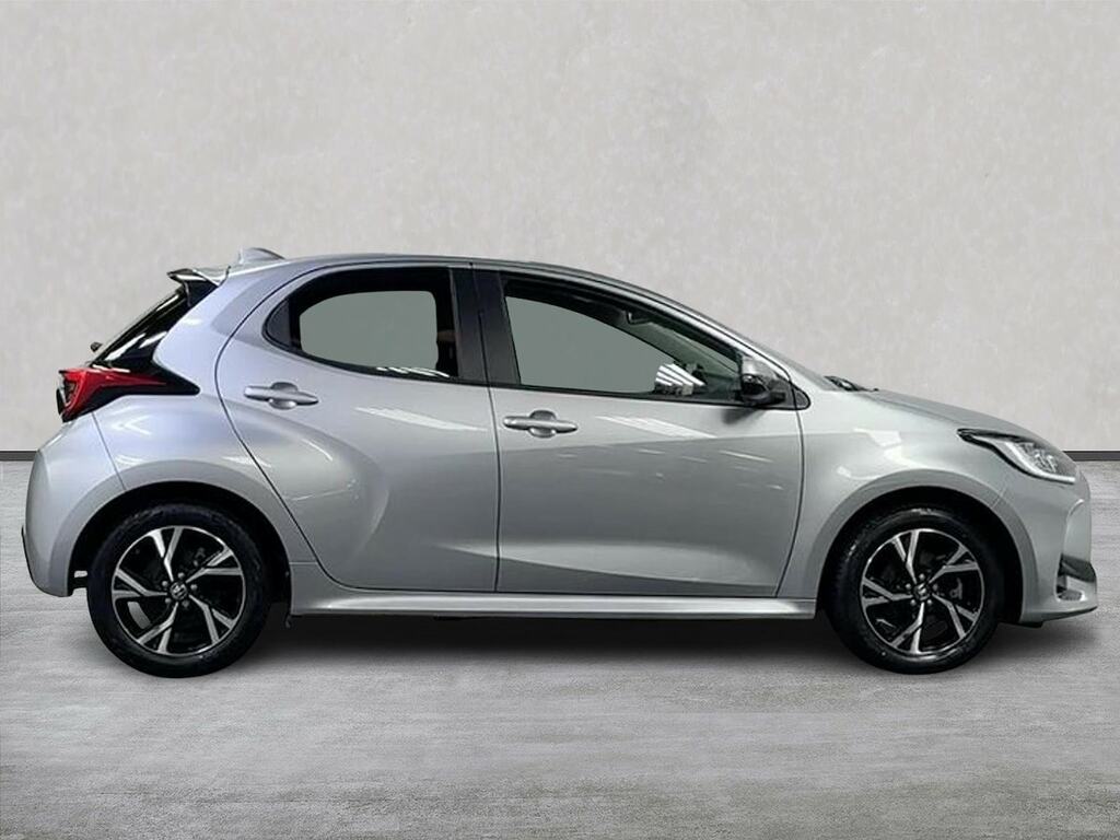 Toyota Yaris 1.5 Vvt-h Design Hatchback Hybrid E-cvt HSZ9980 Silver #3