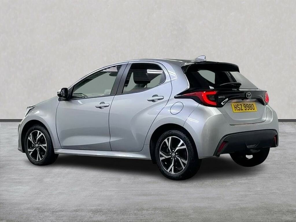 Toyota Yaris 1.5 Vvt-h Design Hatchback Hybrid E-cvt HSZ9980 Silver #2