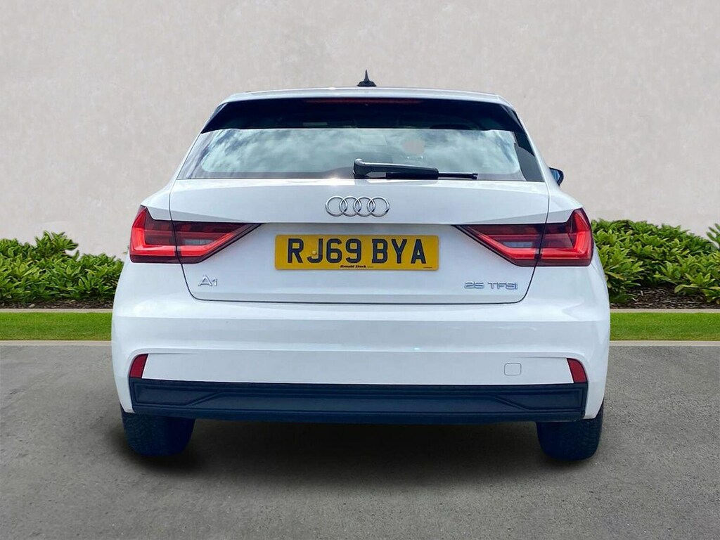 Audi A1 1.0 Tfsi 25 Technik Sportback Eu RJ69BYA White #3
