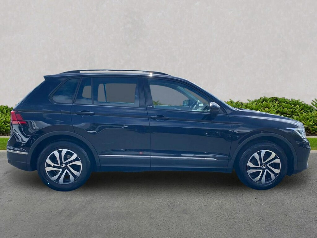 Volkswagen Tiguan 1.5 Tsi Active Suv Euro 6 Ss NJ22NXZ Black #2