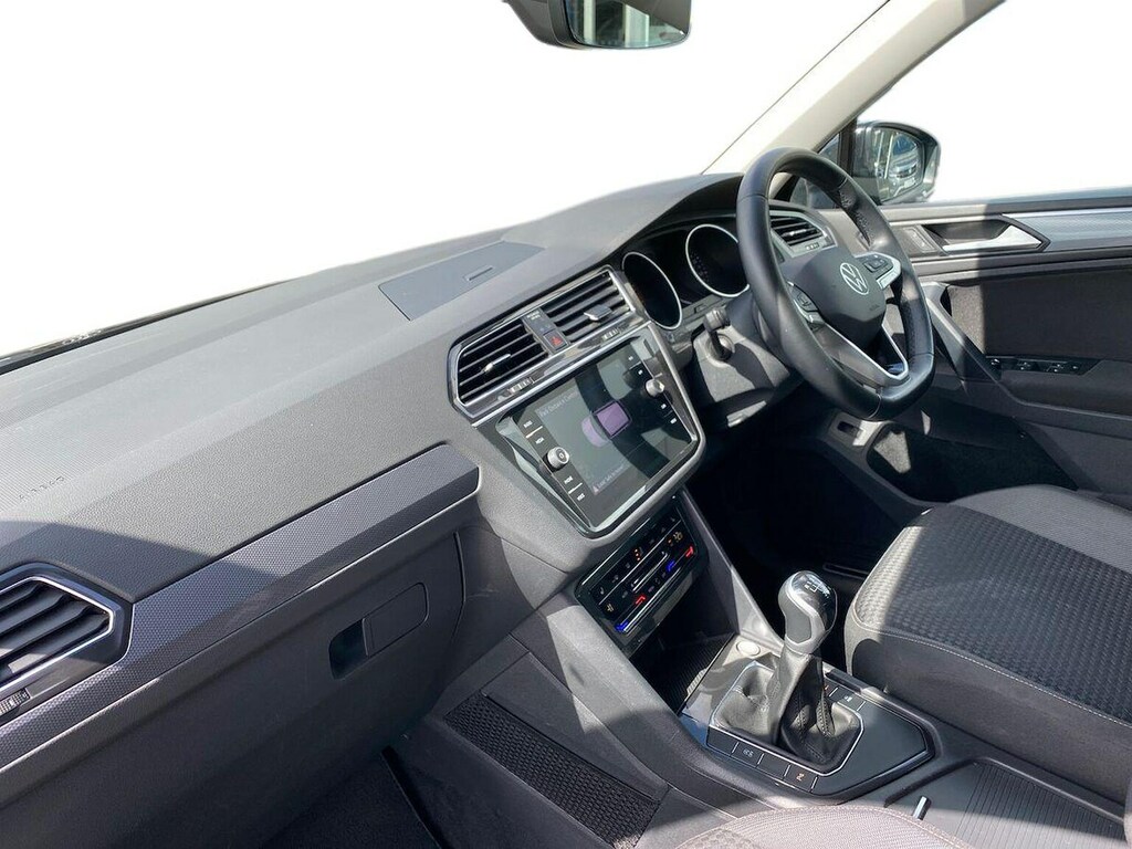 Volkswagen Tiguan 1.5 Tsi Active Suv Euro 6 Ss NJ22NXZ Black #6