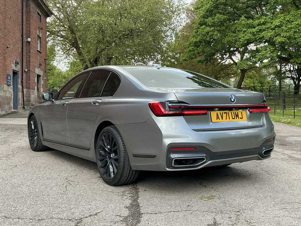 BMW 7 Series 730D Mht M Sport AV71UMJ Grey #2