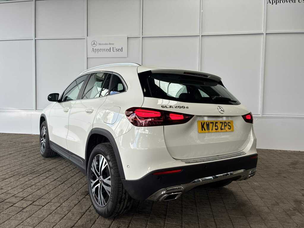 Mercedes-Benz GLA Class Gla 200D Sport Executive KW75ZPS White #2
