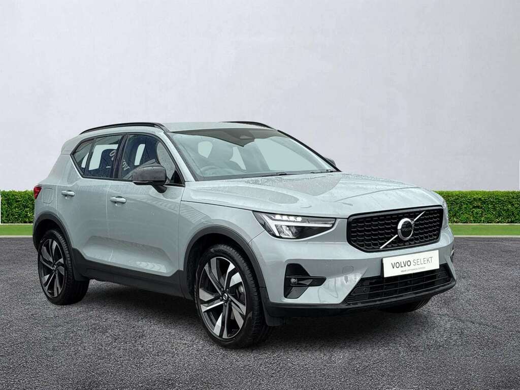 Volvo XC40 2.0 B4p Plus Dark Grey