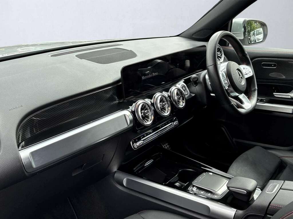 Mercedes-Benz GLB Class Glb 200 Amg Line Premium 7G-tronic Silver #6