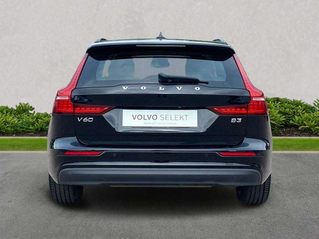 Volvo V60 2.0 B3p Core 7 Speed Black #4