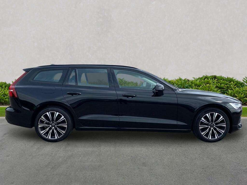 Volvo V60 2.0 B3p Core 7 Speed Black #3
