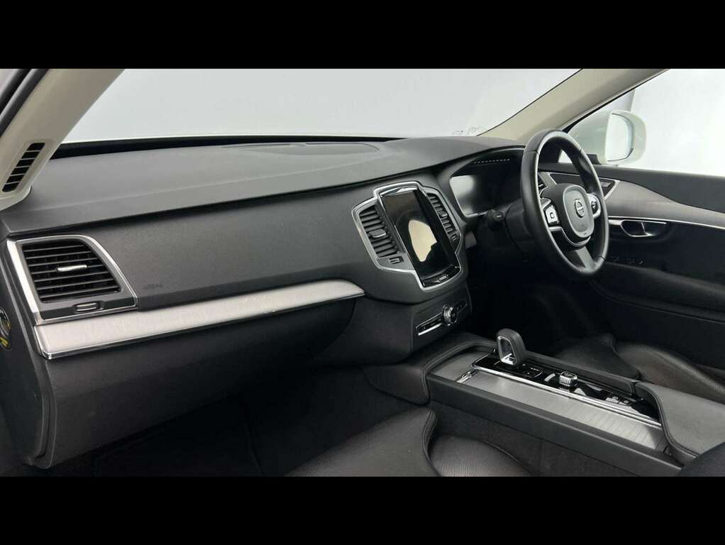 Volvo XC90 2.0 B5d 235 Momentum Awd Geartronic DX22LUJ White #3
