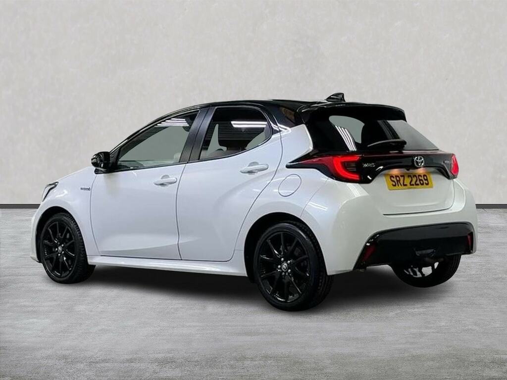 Toyota Yaris 1.5 Vvt-h Dynamic Hatchback Hybrid E-cv SRZ2269 White #2