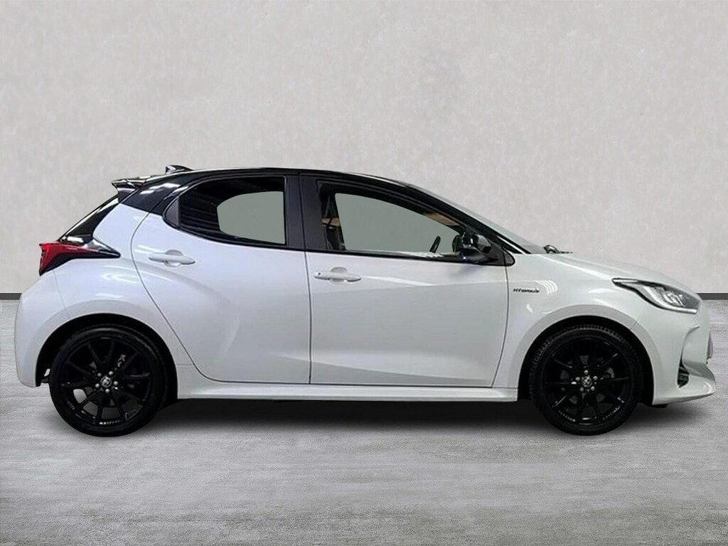 Toyota Yaris 1.5 Vvt-h Dynamic Hatchback Hybrid E-cv SRZ2269 White #3