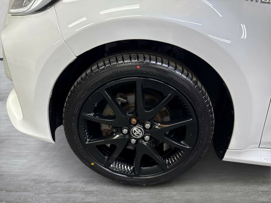 Toyota Yaris 1.5 Vvt-h Dynamic Hatchback Hybrid E-cv SRZ2269 White #6