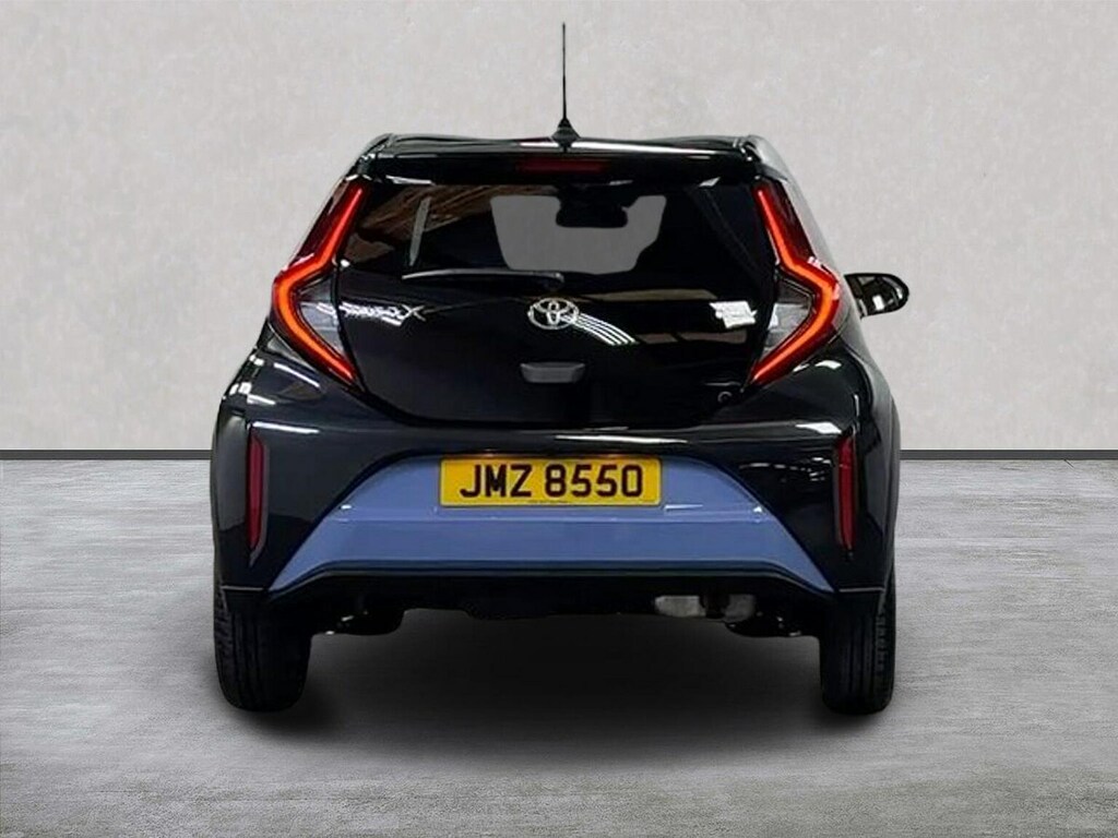 Toyota Aygo X 1.5H 49Kwh Design Hatchback Hybrid Cvt JMZ8550 Blue #4