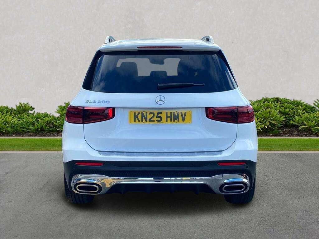 Mercedes-Benz GLB Class Glb 200 Amg Line Executive 7G-tronic White #4