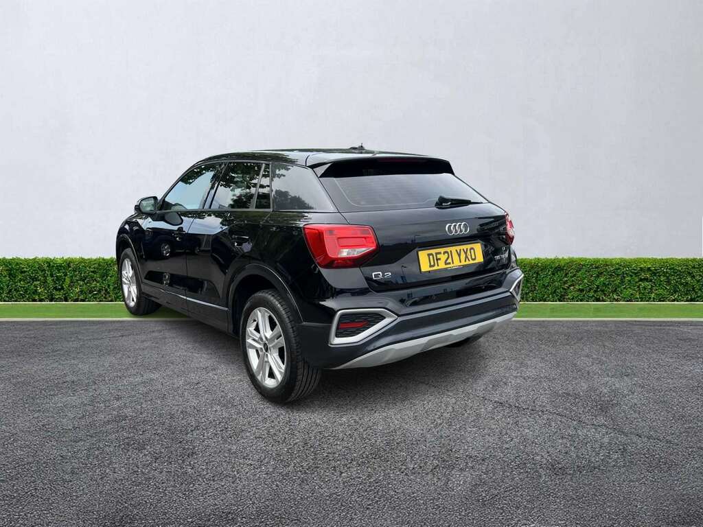 Audi Q2 35 Tfsi Sport Black #2