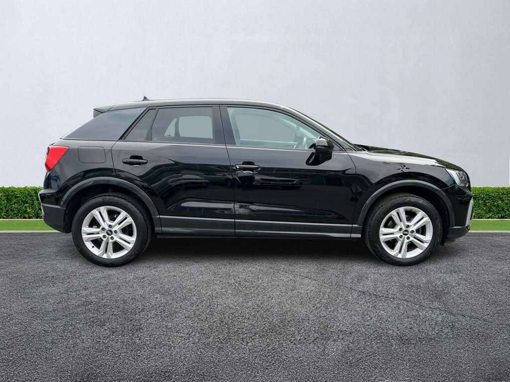 Audi Q2 35 Tfsi Sport Black #3