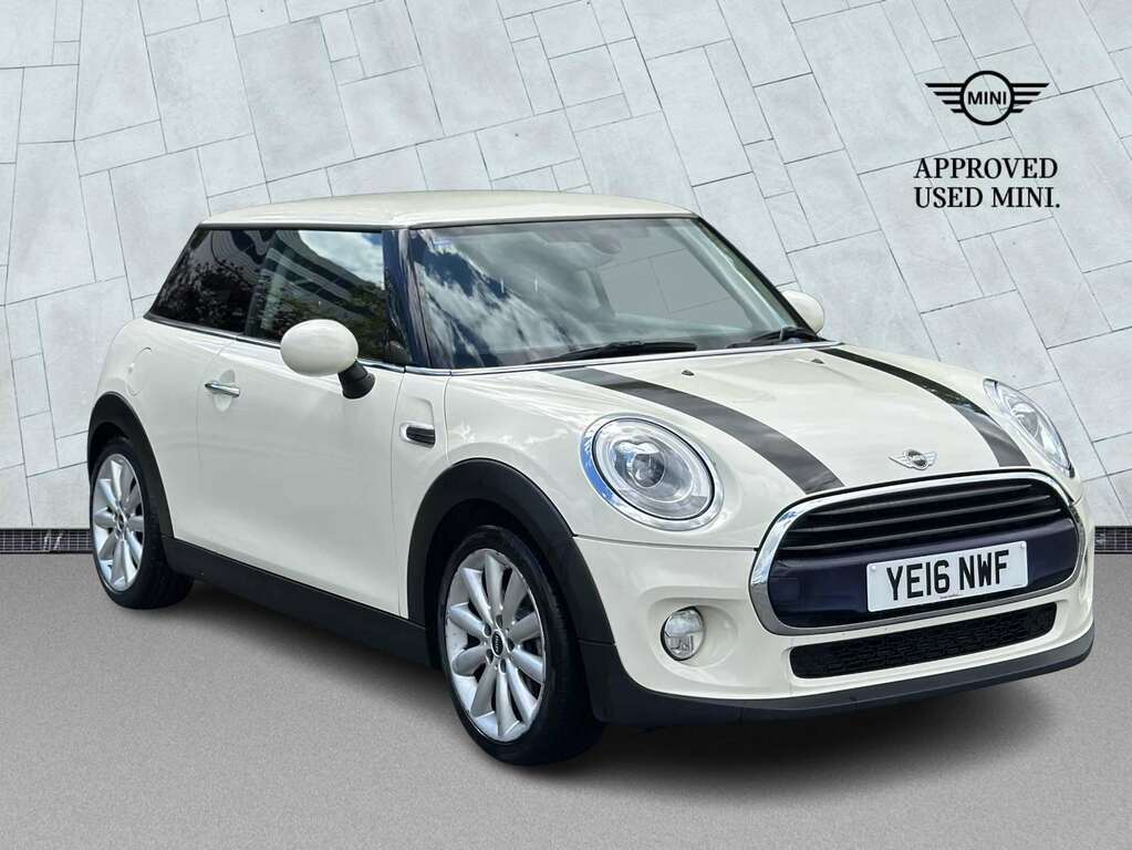 Mini Hatch 1.5 Cooper White