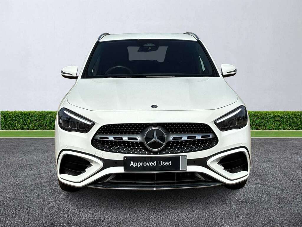 Mercedes-Benz GLA Class Gla 200 Amg Line Executive White #5