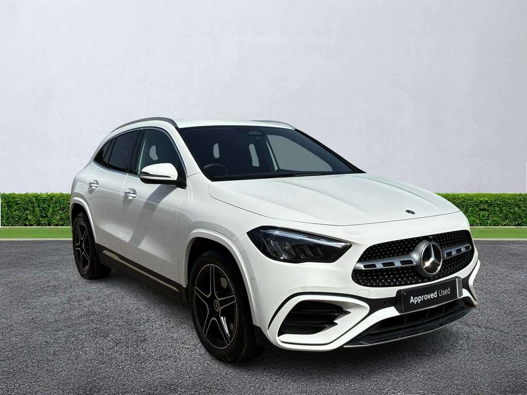 Mercedes-Benz GLA Class Gla 200 Amg Line Executive White