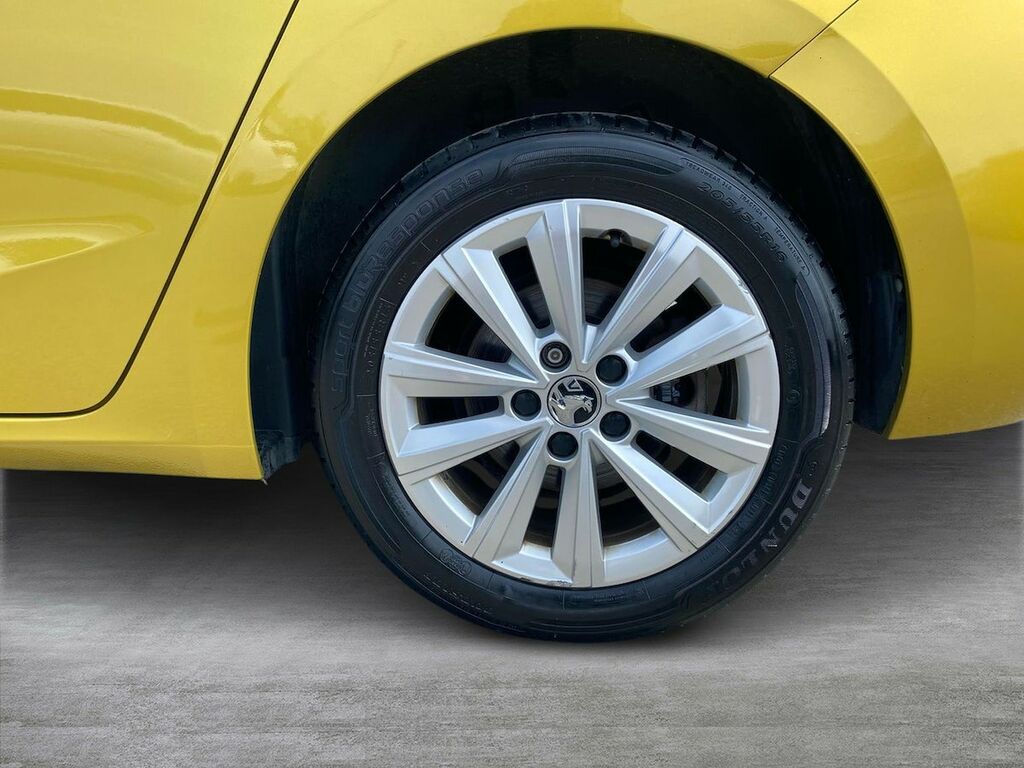 Vauxhall Astra Vauxhall Astra Design Turbo YGZ8215 Yellow #6