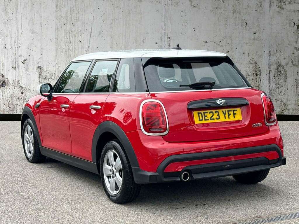 Mini Hatch 1.5 Cooper Classic Premium DE23YFF Red #2