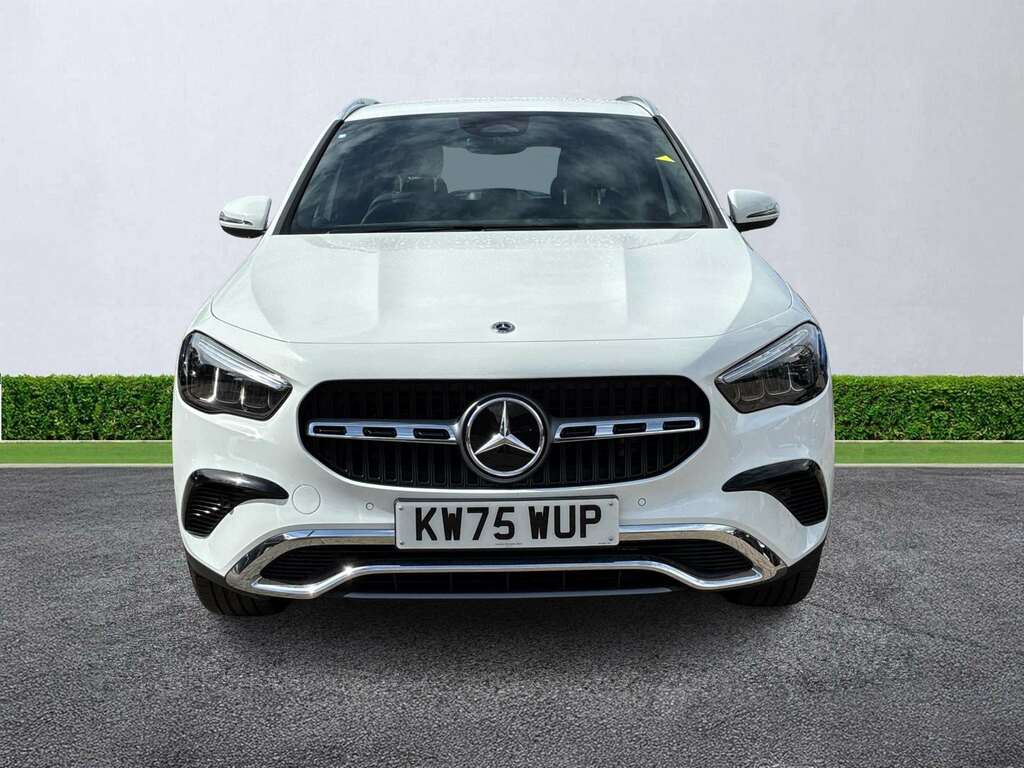 Mercedes-Benz GLA Class Gla 200D Sport Executive White #4