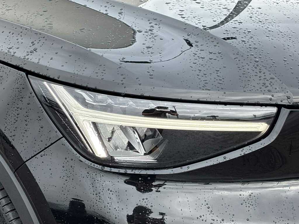 Volvo XC40 2.0 B3p Plus Dark SA23YPT Black #5