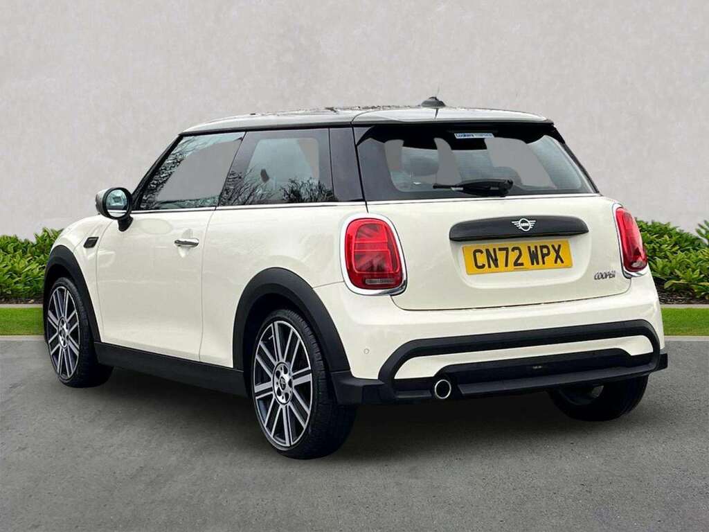 Mini Hatch 1.5 Cooper Exclusive Hatchback Steptron CN72WPX White #2