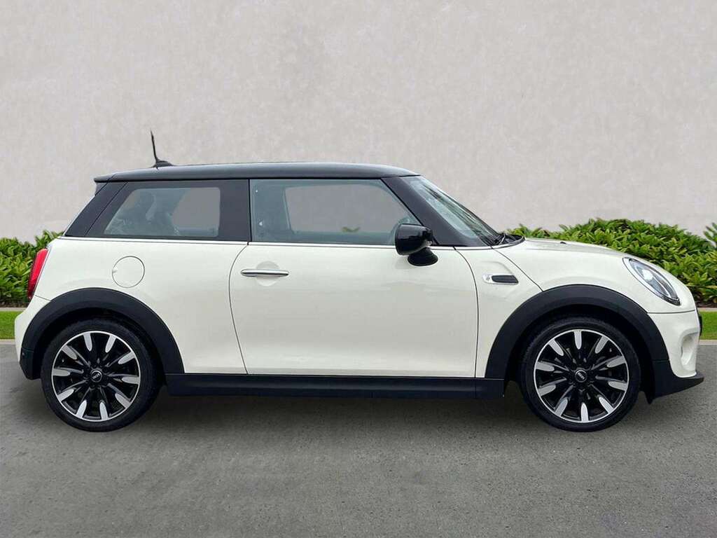 Mini Hatch 1.5 Cooper Exclusive Hatchback E NL69BBO White #3