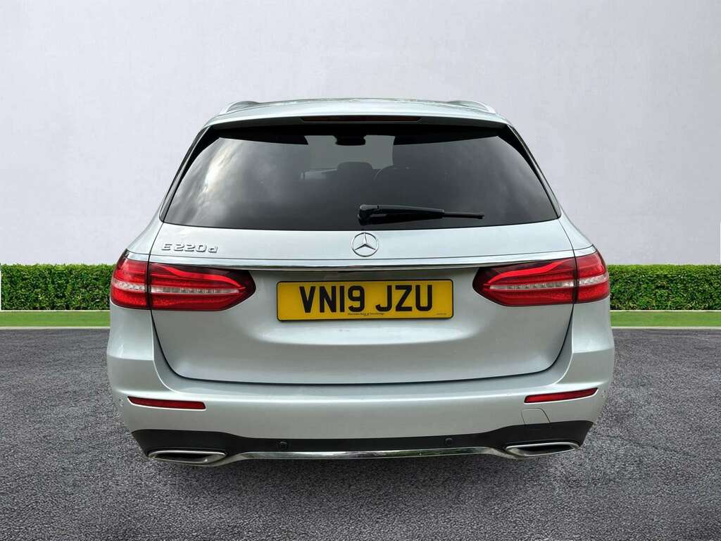 Mercedes-Benz E Class E220d Amg Line Premium 9G-tronic VN19JZU Silver #4