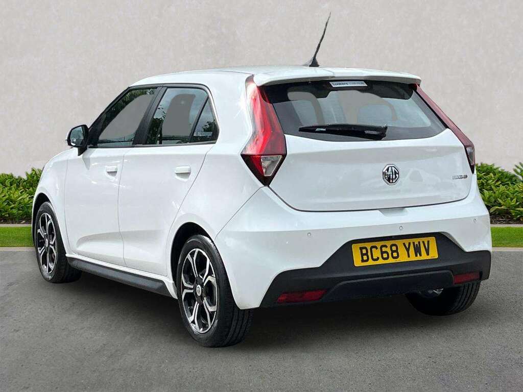 MG MG3 1.5 Vti-tech Exclusive Hatchback BC68YWV White #2