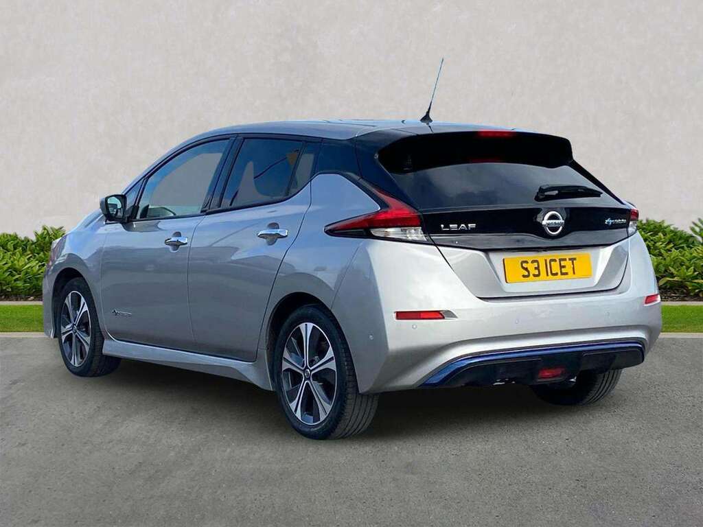 Nissan Leaf 110Kw Tekna 40Kwh YY18JYS Silver #2