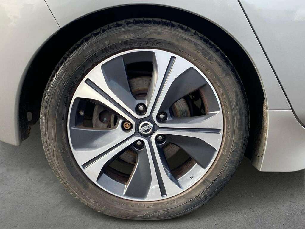 Nissan Leaf 110Kw Tekna 40Kwh YY18JYS Silver #6