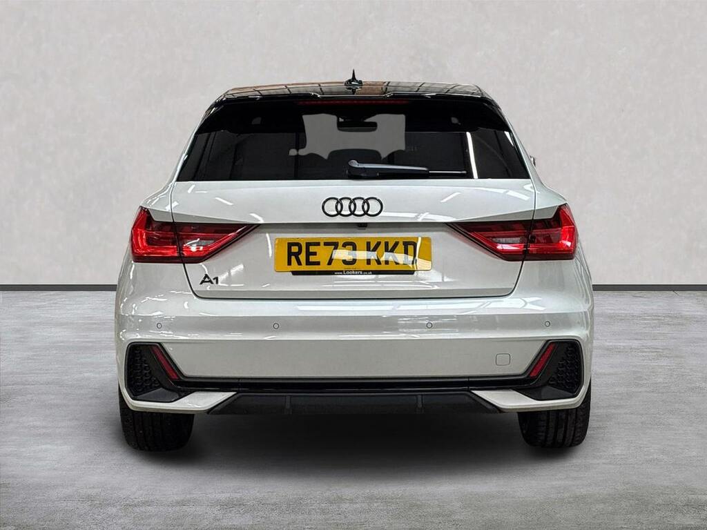 Audi A1 1.5 Tfsi 35 Black Edition Sportback S T RE73KKD Silver #4