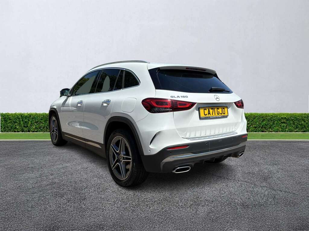 Mercedes-Benz GLA Class Gla 180 Amg Line Premium CA71GJO White #2