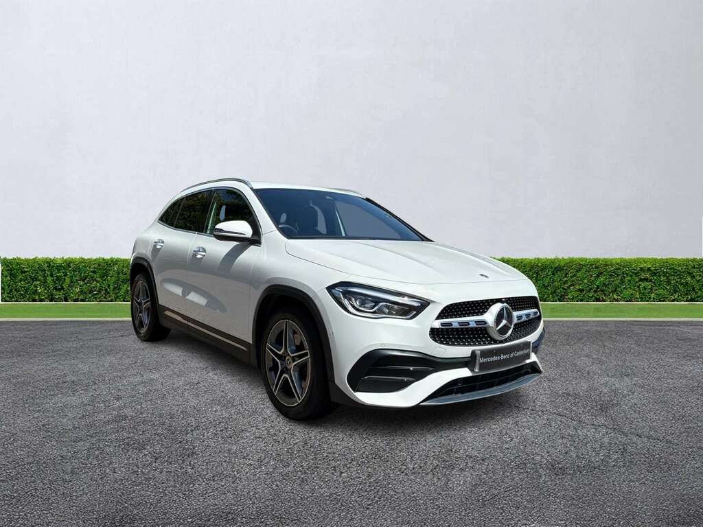 Mercedes-Benz GLA Class Gla 180 Amg Line Premium White