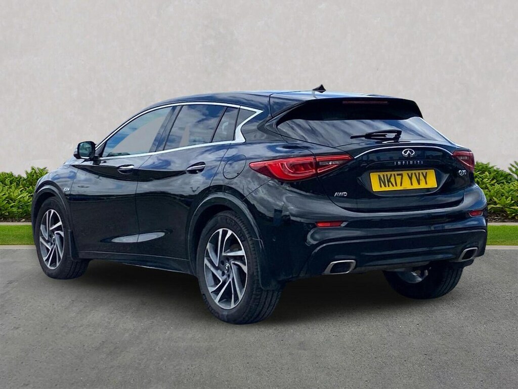 Infiniti Q30 2.2D Premium Dct Awd NK17YVY Black #2
