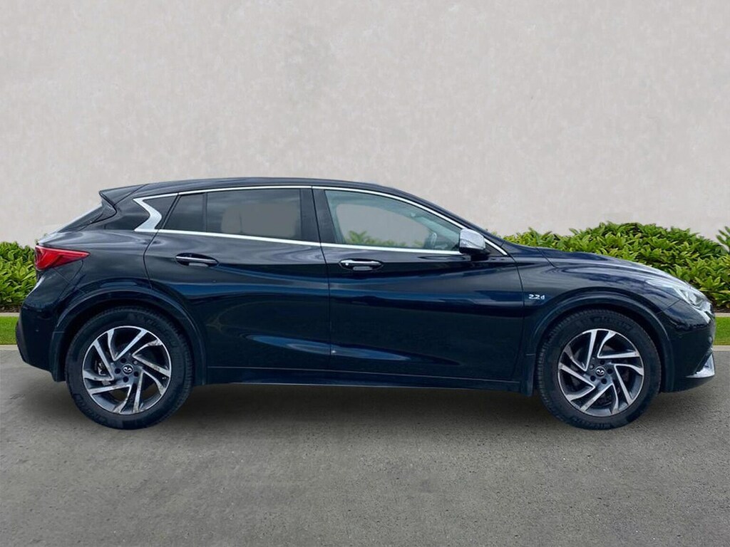 Infiniti Q30 2.2D Premium Dct Awd NK17YVY Black #3