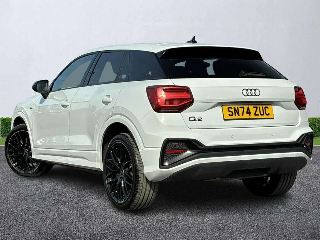 Audi Q2 1.5 Tfsi Cod 35 Black Edition Suv S Tro SN74ZUC White #2