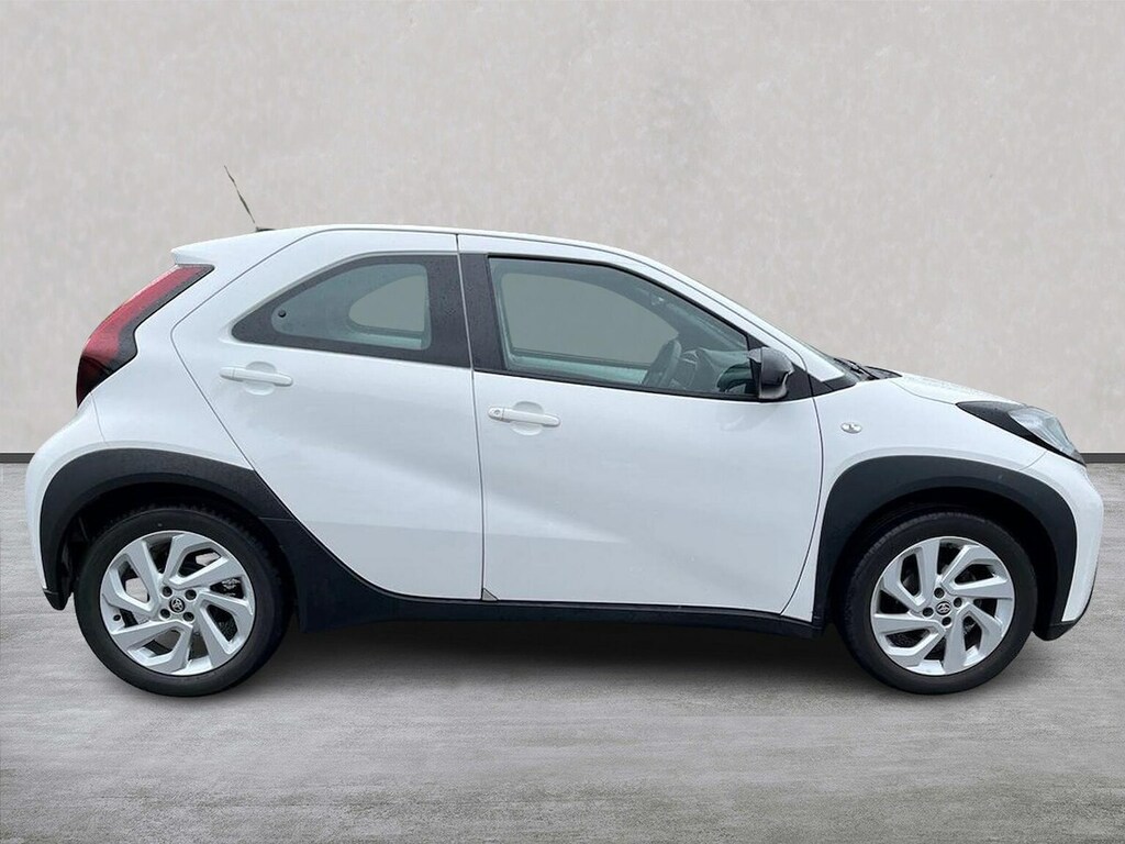 Toyota Aygo X 1.0 Vvt-i Pure Hatchback X-shift Euro 6 FMZ2232 White #3