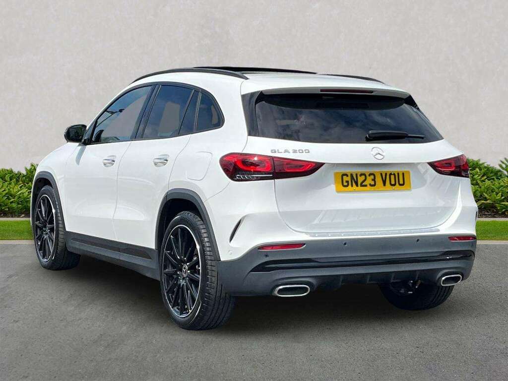 Mercedes-Benz GLA Class Gla 200 Amg Line Premium Plus Night Ed GN23VOU White #2
