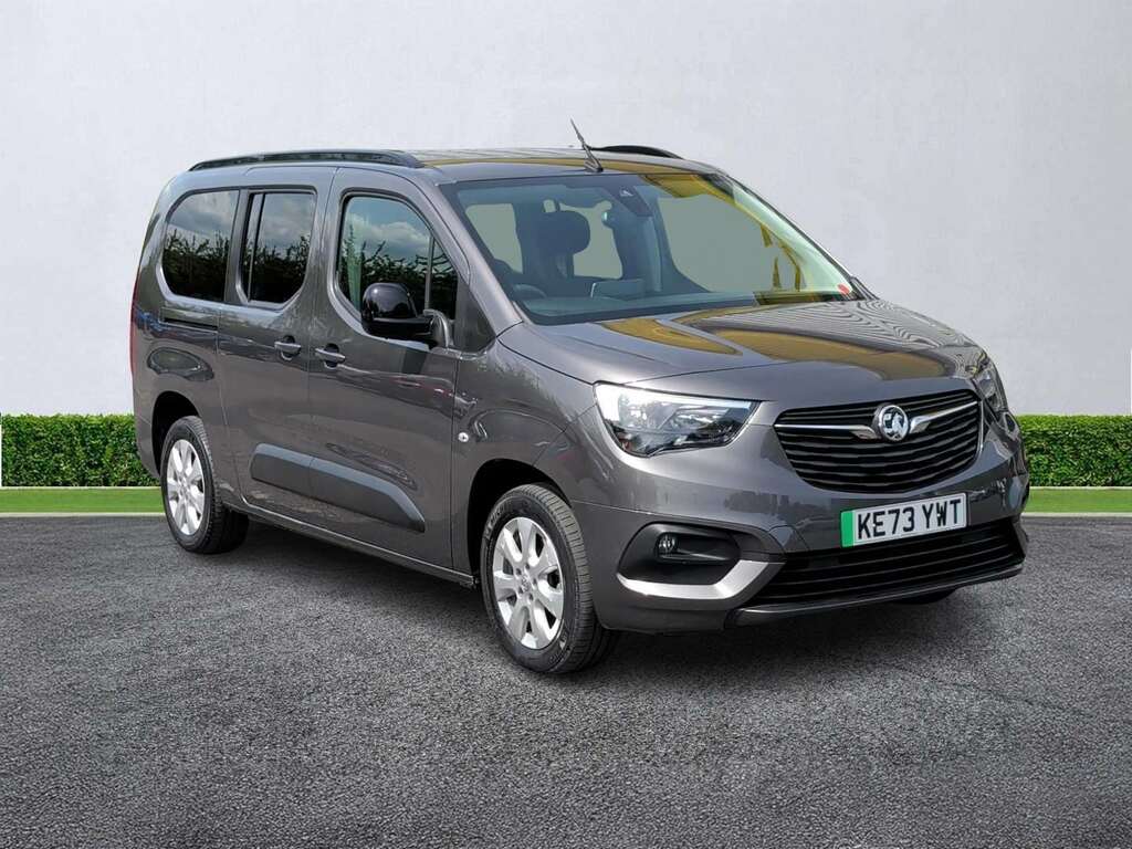 Vauxhall Combo-e Life 100Kw Design Xl 50Kwh 7 Seat Grey