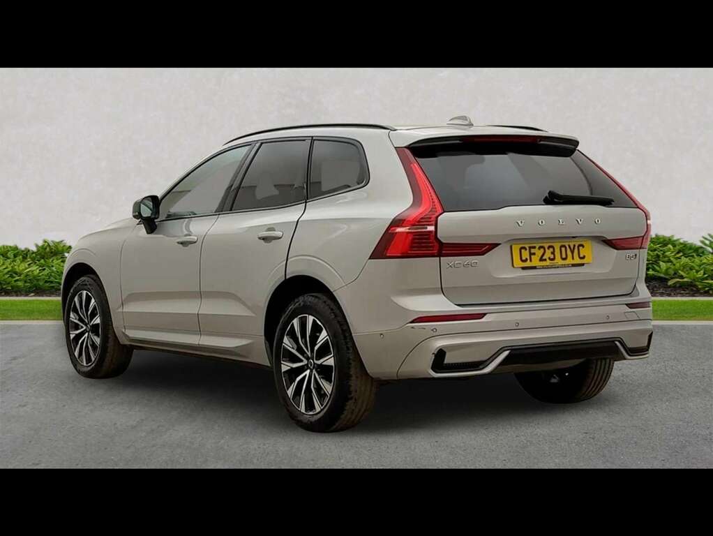Volvo XC60 2.0 B5p Plus Dark Awd Geartronic CF23OYC Silver #2